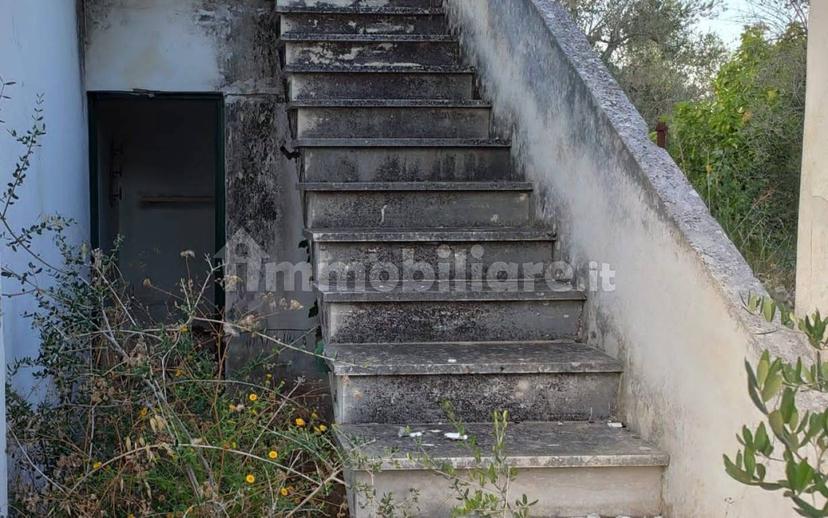 Casa colonica contrada cola, Collepasso