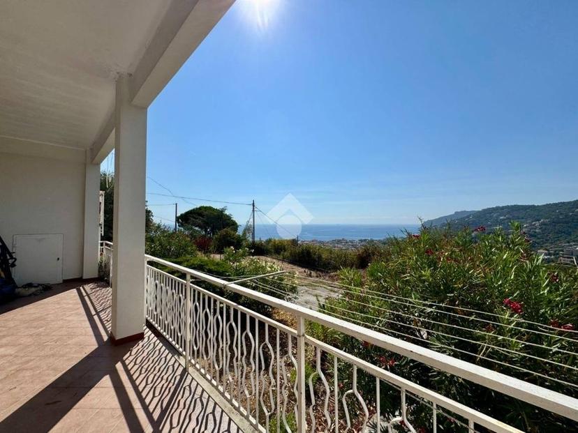 Villa bifamiliare via Alla Rocca 54, Spotorno — foto 17 di 46
