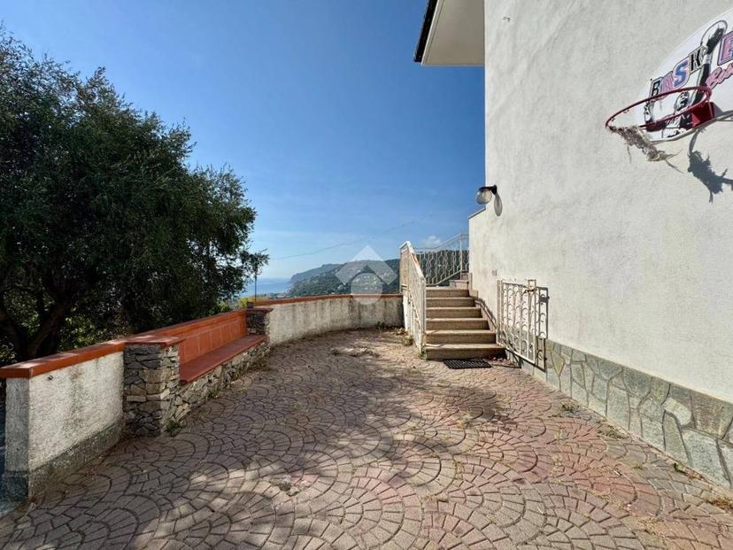 Villa bifamiliare via Alla Rocca 54, Spotorno — foto 22 di 46