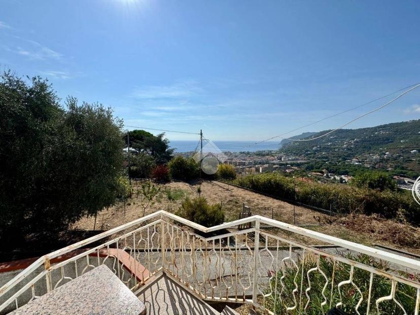 Villa bifamiliare via Alla Rocca 54, Spotorno — foto 11 di 46