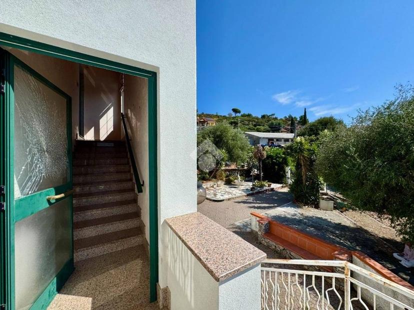 Villa bifamiliare via Alla Rocca 54, Spotorno — foto 23 di 46