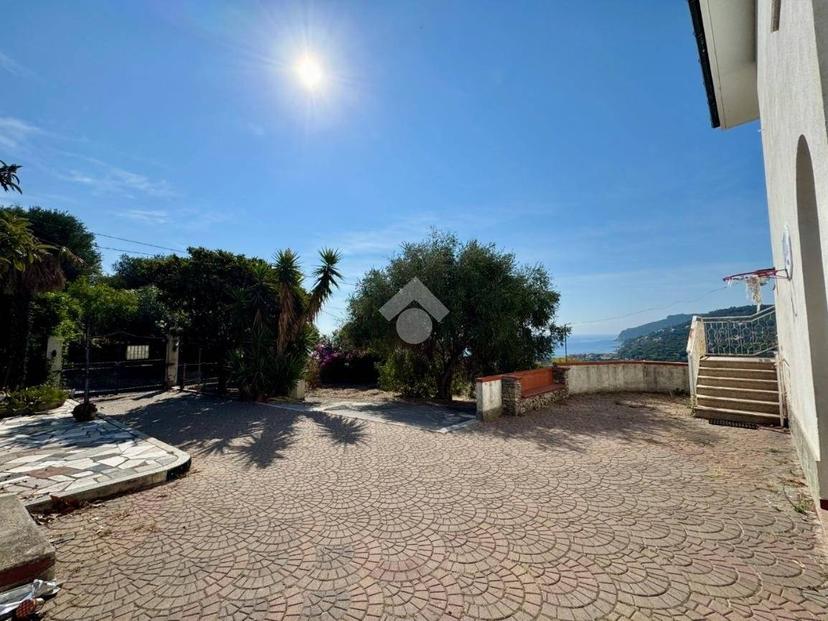 Villa bifamiliare via Alla Rocca 54, Spotorno — foto 13 di 46