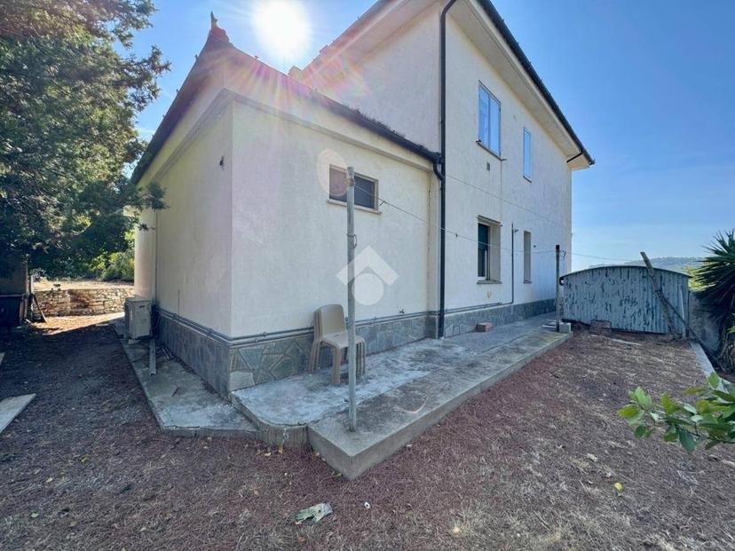 Villa bifamiliare via Alla Rocca 54, Spotorno — foto 16 di 46