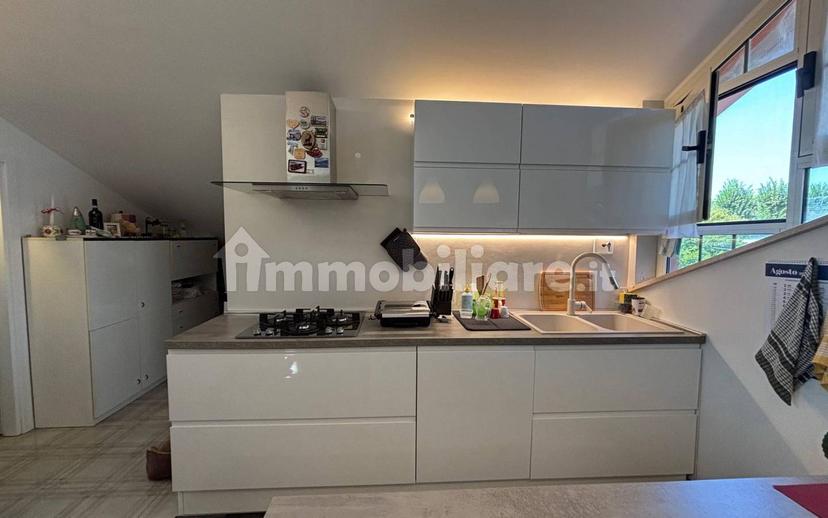 Trilocale via Leonardo Petruzzi 32, Fonte Umano San Martino Alta, Città Sant'Angelo — foto 29 di 44