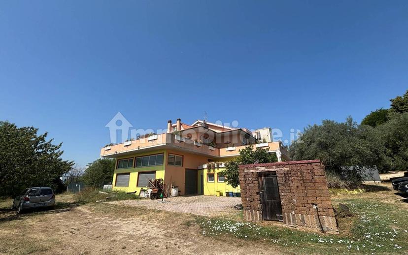 Trilocale via Leonardo Petruzzi 32, Fonte Umano San Martino Alta, Città Sant'Angelo — foto 25 di 44