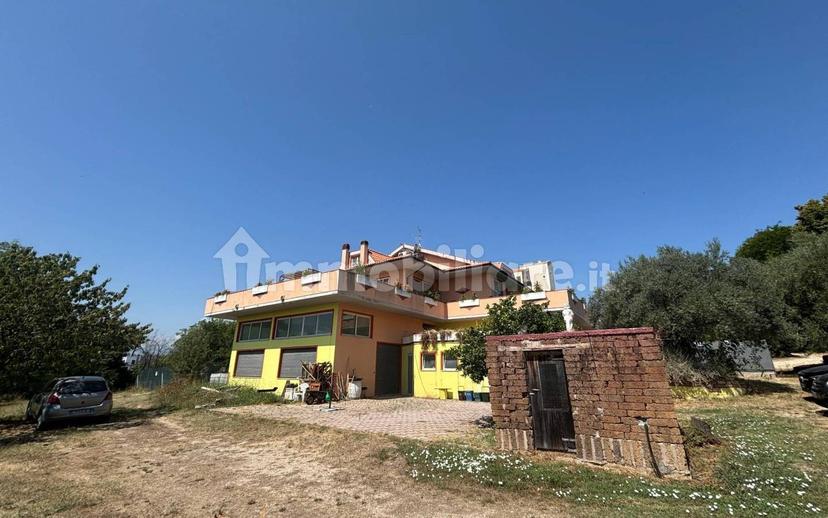 Trilocale via Leonardo Petruzzi 32, Fonte Umano San Martino Alta, Città Sant'Angelo — foto 20 di 44