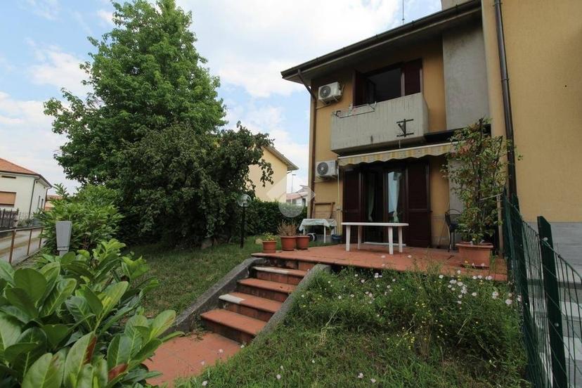 Villa a schiera via Michelangelo 12, Centro, Veduggio con Colzano — foto 12 di 39