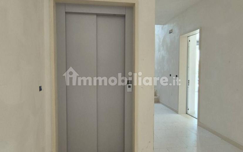 Trilocale via Venezia 42, Centro, Peschiera del Garda — foto 5 di 30