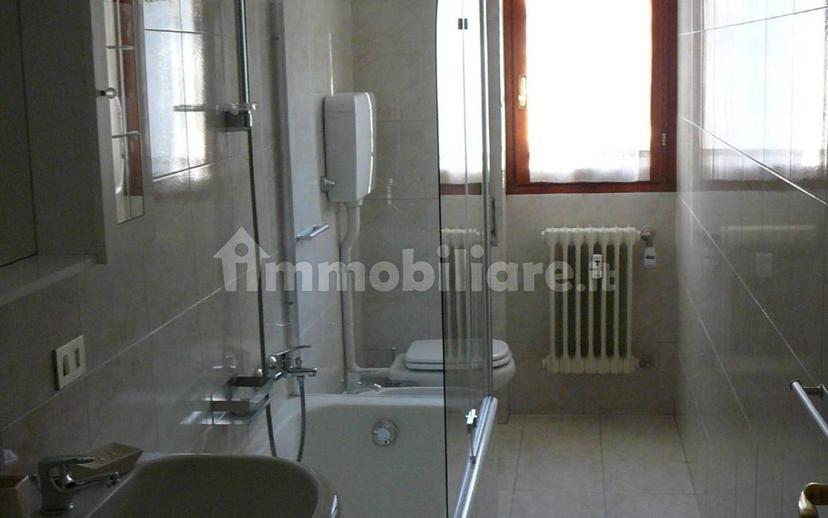 Appartamento via Ercole Bassi 28, Centro, Sondrio — foto 2 di 6
