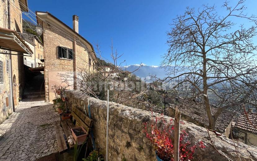 Appartamento via Foria, Centro, Alvito — foto 3 di 36