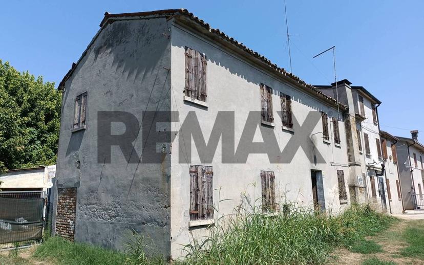 Rustico, da ristrutturare, 202 m², Stienta — foto 3 di 5
