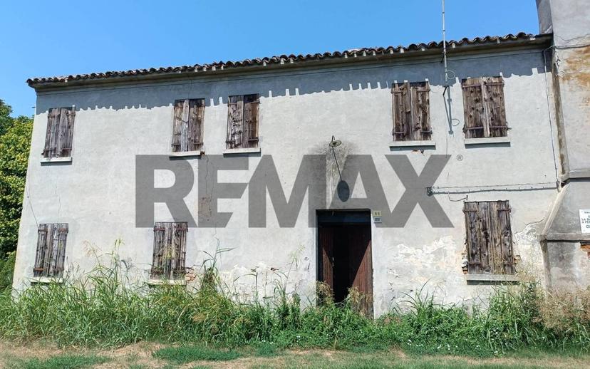 Rustico, da ristrutturare, 202 m², Stienta — foto 4 di 5