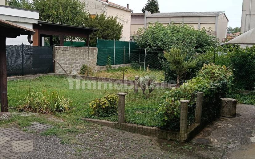 Terratetto plurifamiliare via San Carlo Borromeo 5, Centro, Guastalla — foto 8 di 20