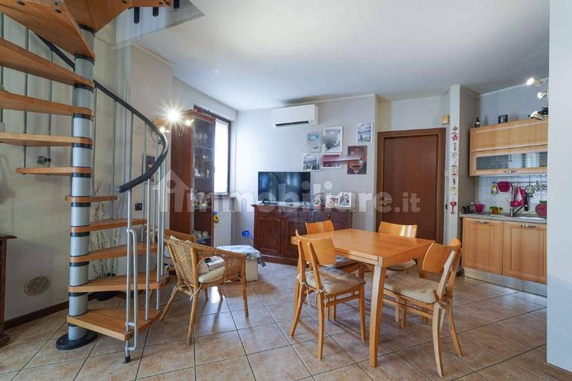 Trilocale via Gaetano Donizetti 9, Boltiere — foto 23 di 31