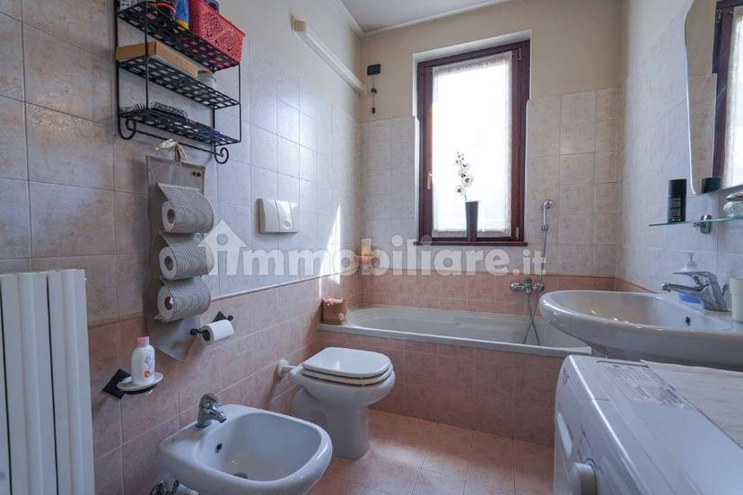 Trilocale via Gaetano Donizetti 9, Boltiere — foto 21 di 31