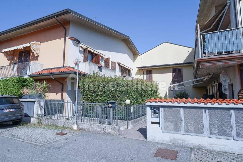 Trilocale via Gaetano Donizetti 9, Boltiere — foto 16 di 31