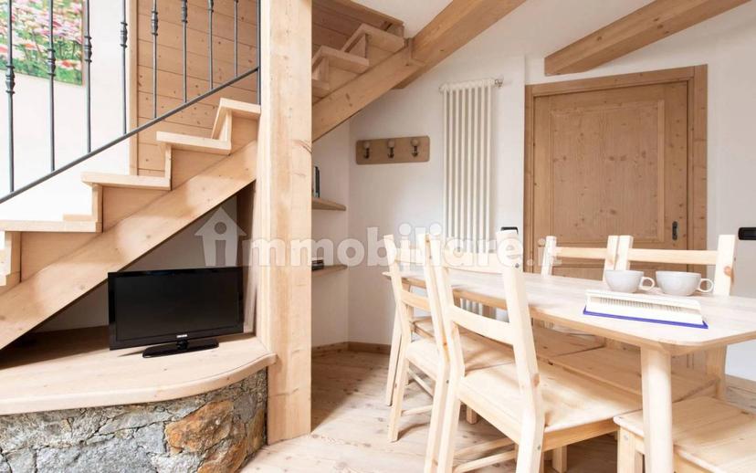 Bilocale via Roma, 39, Centro, Bormio — foto 2 di 14