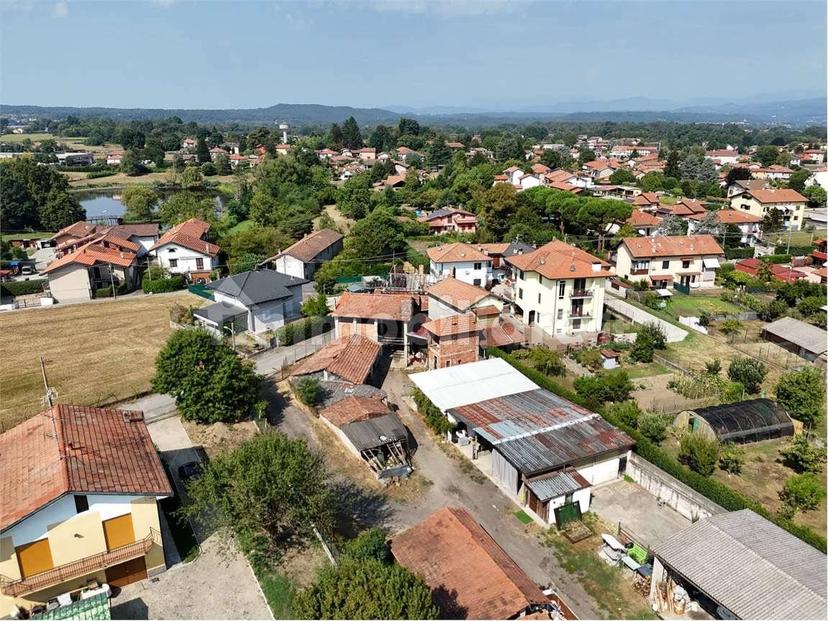 Rustico via Valsesia, 3, Centro, Castelletto Sopra Ticino — foto 9 di 16