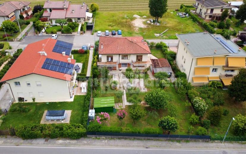 Villa unifamiliare via dei Platani, 3, Centro, Arzignano — foto 34 di 45