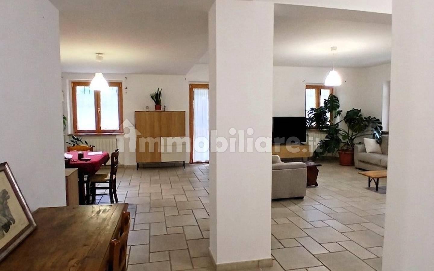Villa unifamiliare, ottimo stato, 250 m², Bellavista - Pianola, L'Aquila