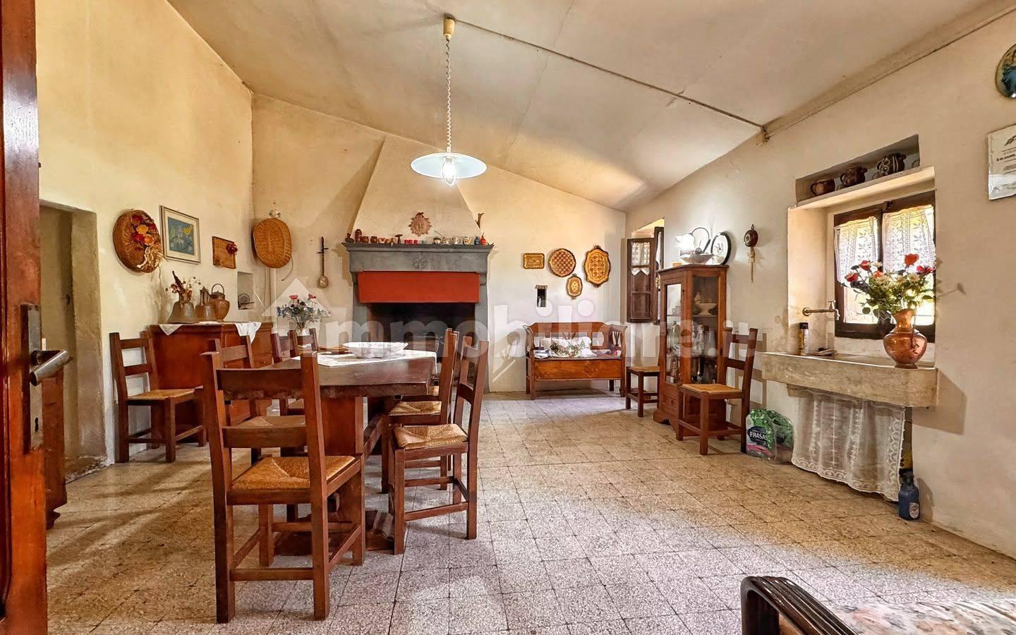Casale via Luigi Angelini, Città di Castello