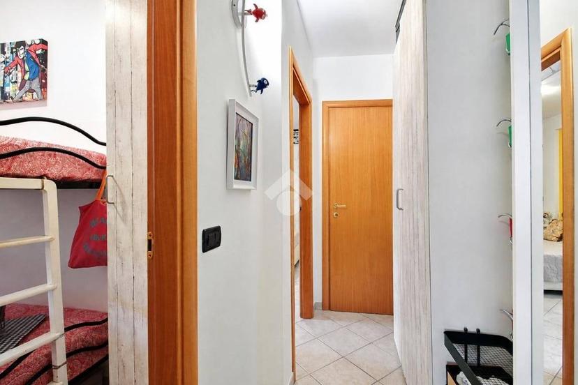 Trilocale via L. Settembrini, Centro, Roseto degli Abruzzi — foto 8 di 18