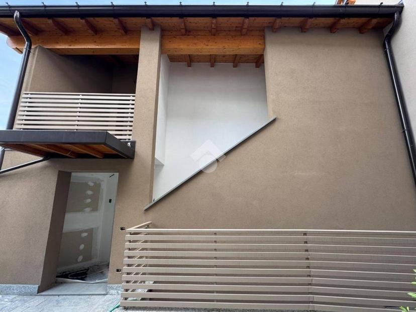 Villa bifamiliare via IV Novembre 22, Casazza — foto 3 di 27