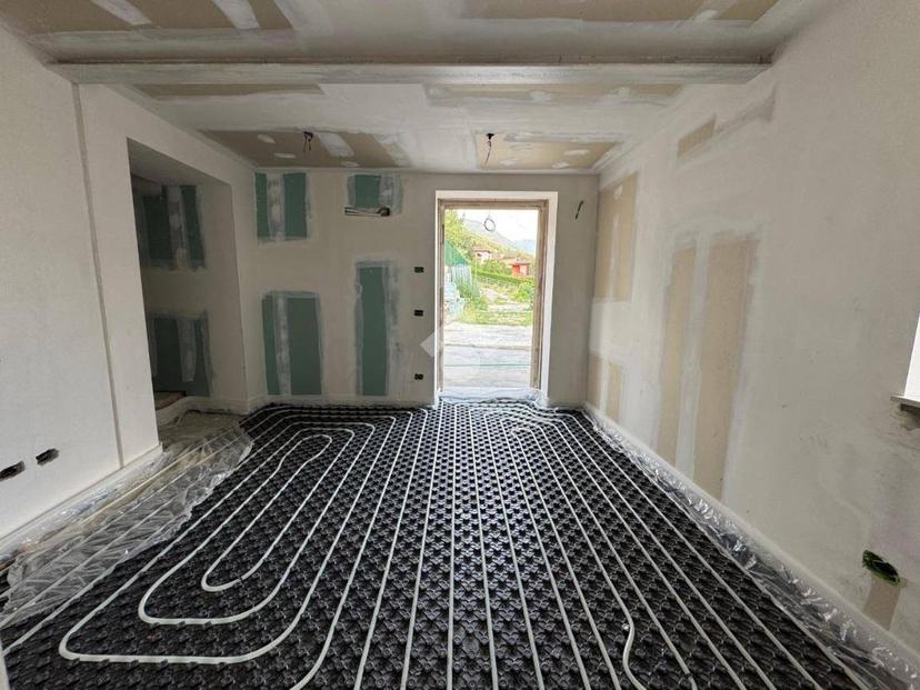 Villa bifamiliare via IV Novembre 22, Casazza — foto 12 di 27