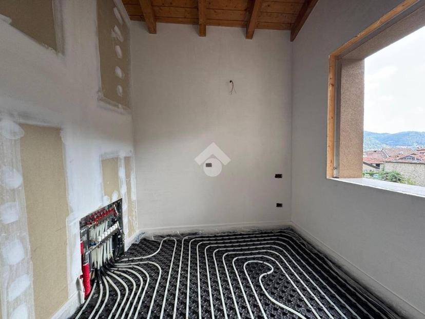 Villa bifamiliare via IV Novembre 22, Casazza — foto 8 di 27