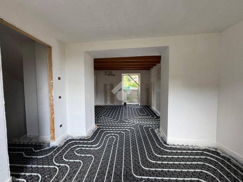 Villa bifamiliare via IV Novembre 22, Casazza
