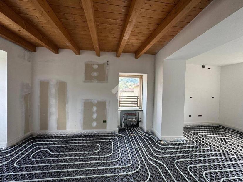 Villa bifamiliare via IV Novembre 22, Casazza — foto 10 di 27