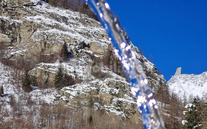 Bilocale via Val Veny 19, Centro, Courmayeur — foto 4 di 15