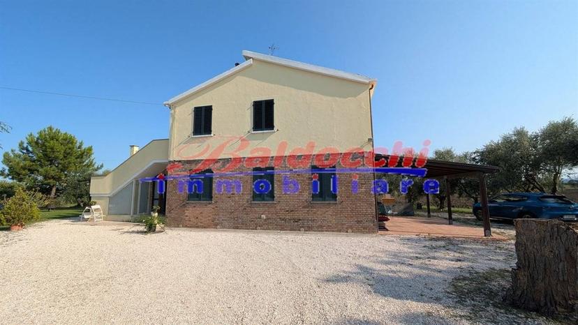 Villa plurifamiliare, ottimo stato, 200 m², Cuccurano - Carrara, Fano — foto 3 di 13