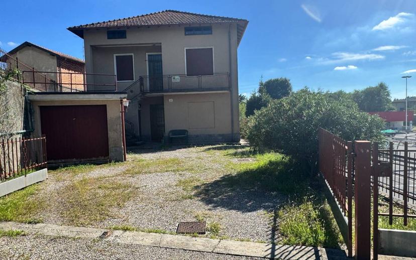 Villa unifamiliare via della Valletta, Bizzozzero, Varese — foto 6 di 23