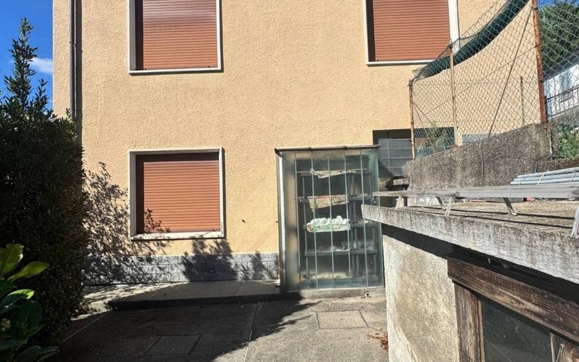 Villa unifamiliare via della Valletta, Bizzozzero, Varese — foto 5 di 23