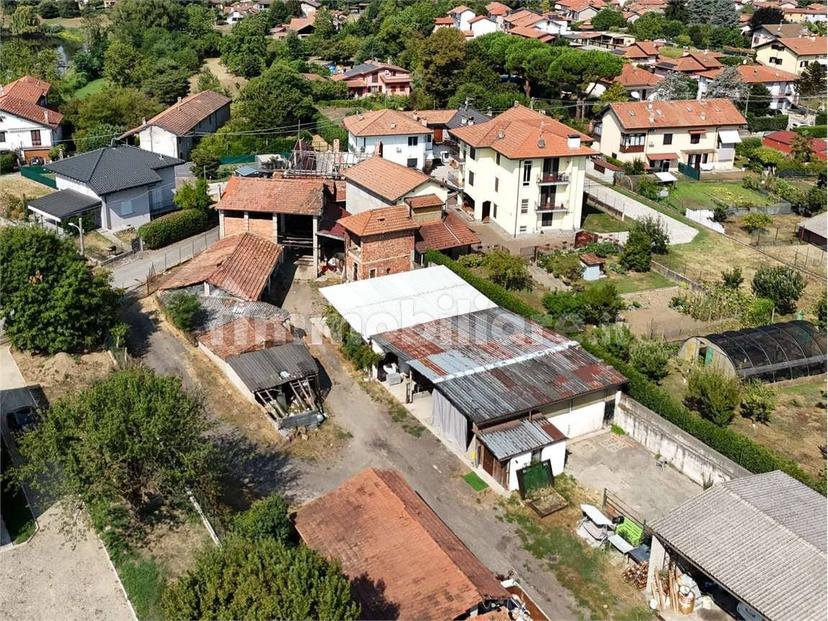 Rustico via Valsesia, 3, Centro, Castelletto Sopra Ticino — foto 15 di 16