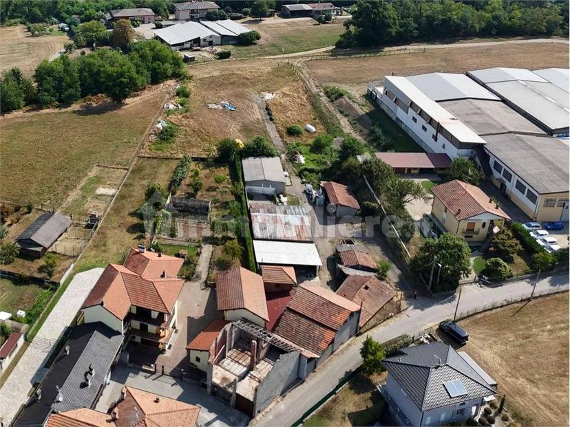 Rustico via Valsesia, 3, Centro, Castelletto Sopra Ticino — foto 12 di 16