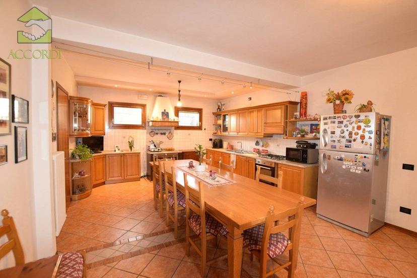 Villa unifamiliare, ottimo stato, 210 m², Centro, Volpago del Montello — foto 7 di 20