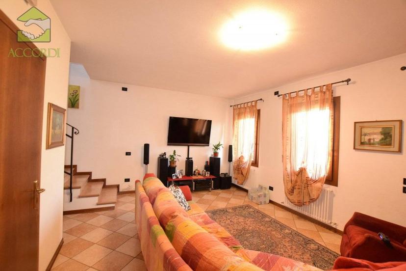 Villa unifamiliare, ottimo stato, 210 m², Centro, Volpago del Montello — foto 4 di 20