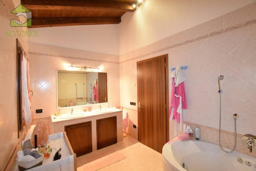 Villa unifamiliare, ottimo stato, 210 m², Centro, Volpago del Montello — foto 9 di 20
