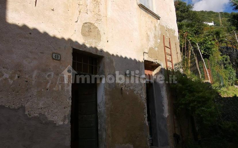 Casale frazione Grabbia, Bellano — foto 6 di 14