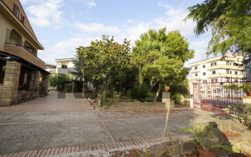 Villa unifamiliare via Nazioni Unite 190, Tufolo, Farina, Crotone — foto 16 di 24