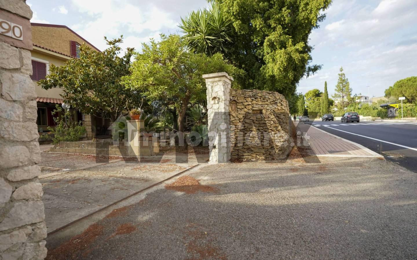 Villa unifamiliare via Nazioni Unite 190, Tufolo, Farina, Crotone