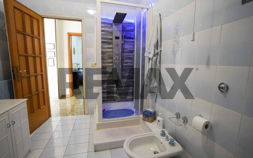 Villa unifamiliare via Nazioni Unite 190, Tufolo, Farina, Crotone — foto 2 di 24