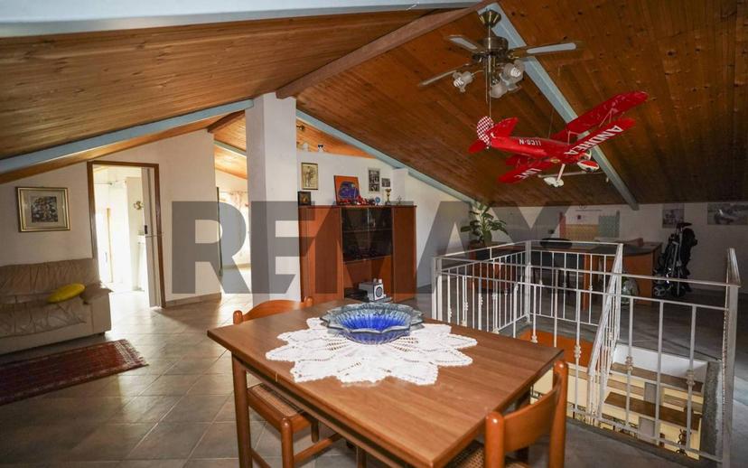 Villa unifamiliare via Nazioni Unite 190, Tufolo, Farina, Crotone — foto 5 di 24
