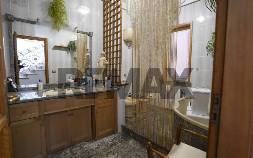 Villa unifamiliare via Nazioni Unite 190, Tufolo, Farina, Crotone — foto 3 di 24