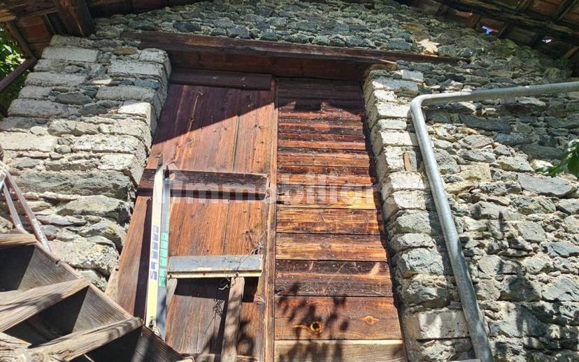 Rustico frazione Buisson, Antey-Saint-Andrè — foto 3 di 12