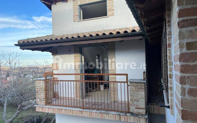 Villa unifamiliare Contrada Cesa di Francia, Isola del Gran Sasso d'Italia — foto 16 di 19
