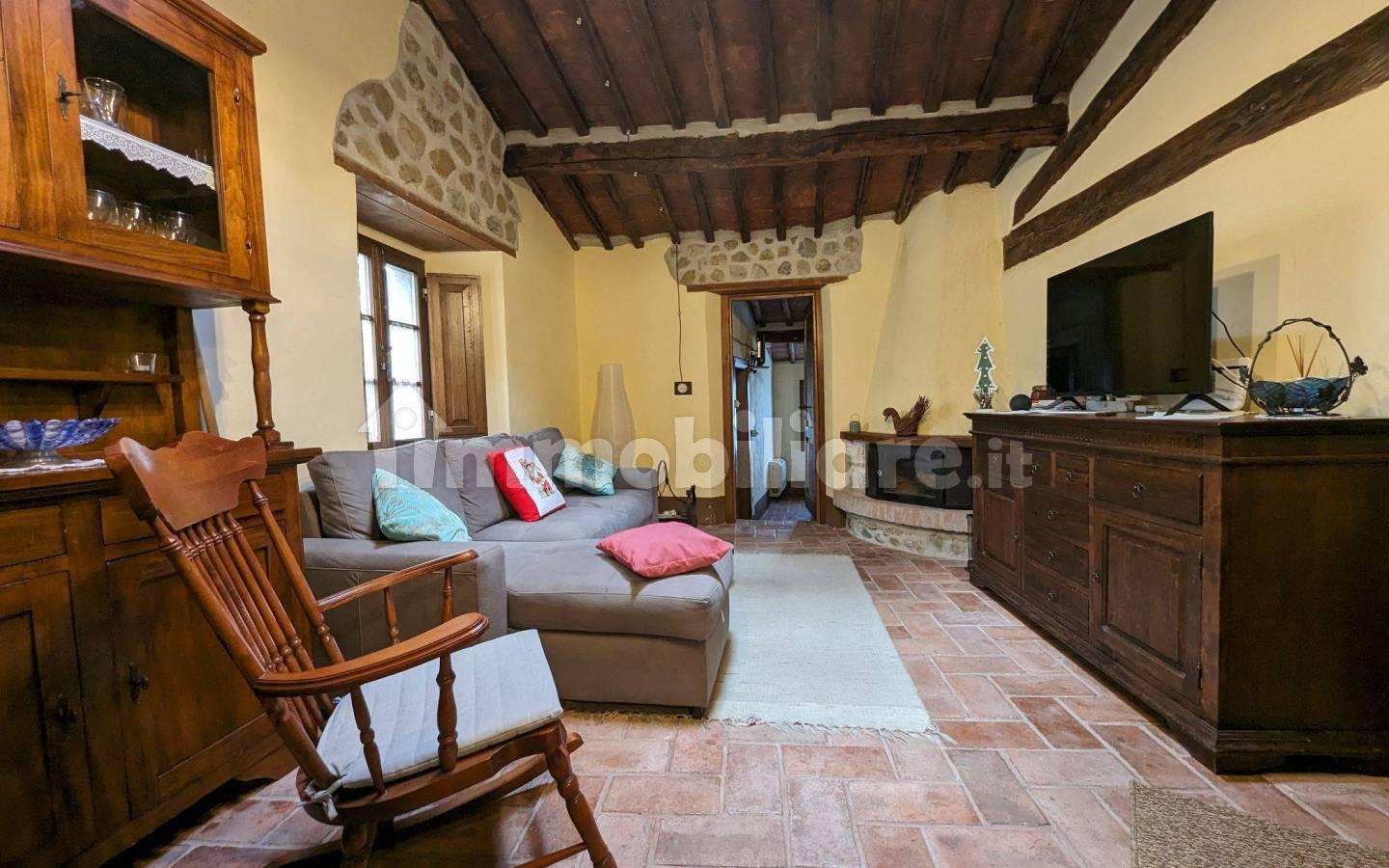 Trilocale via Federigo Tozzi 9, Pari, Civitella Paganico