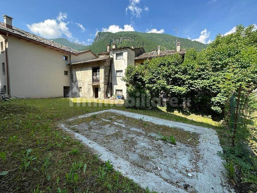 Terratetto unifamiliare via Corti 65, Centro, Campodolcino